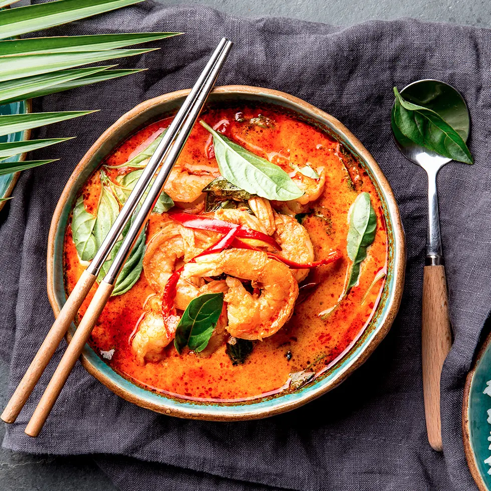 Les crevettes au curry rouge