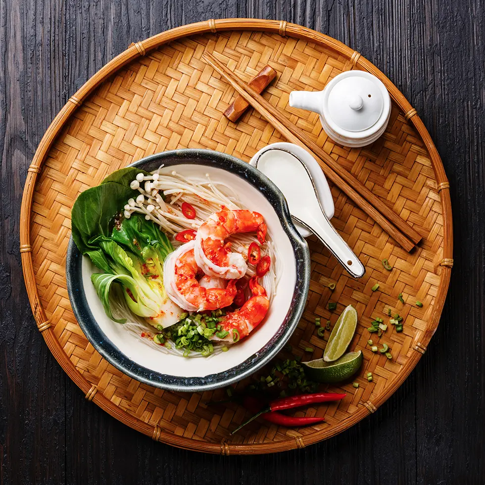Nouilles aux crevettes et au bok choy