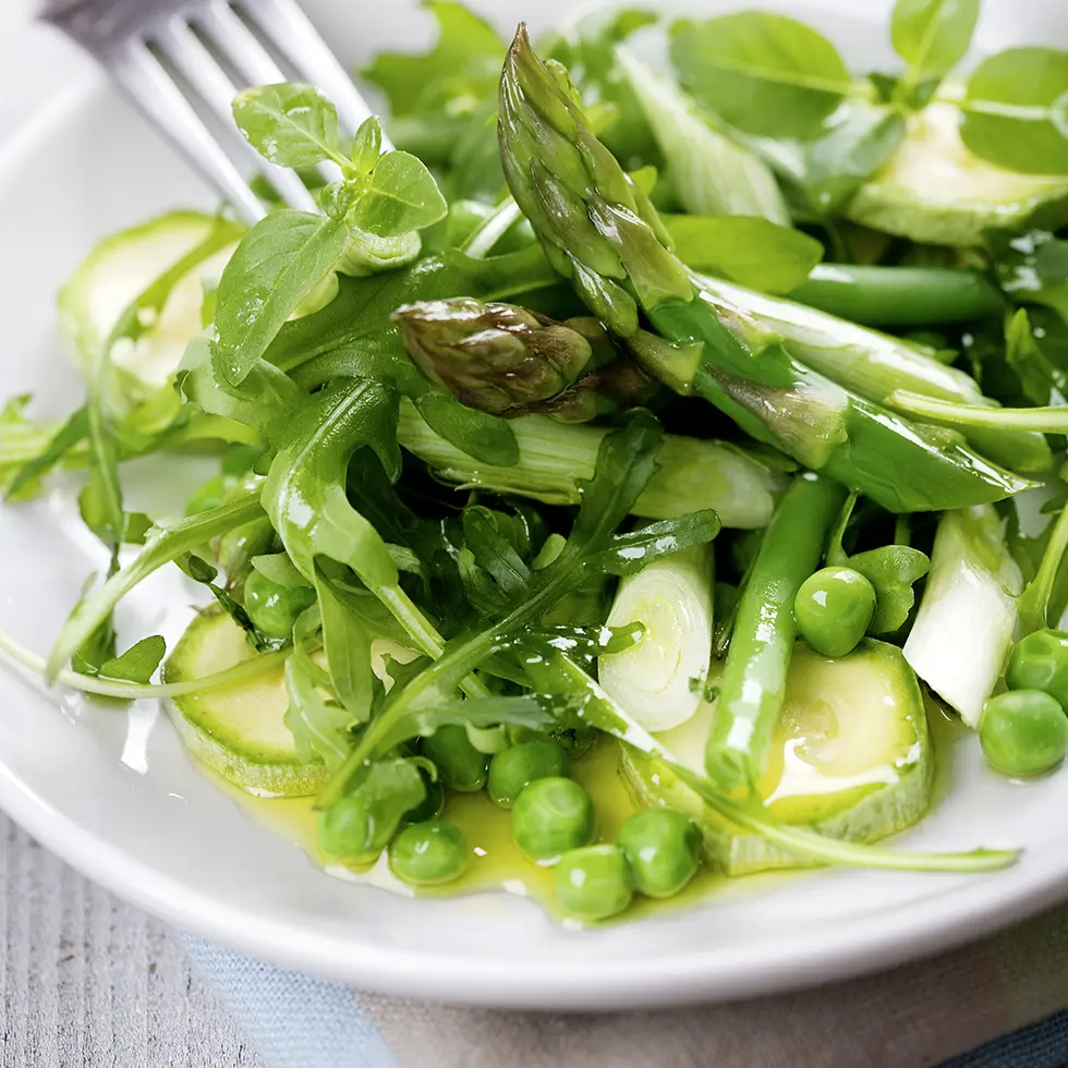 Petits pois, laitue et asperges