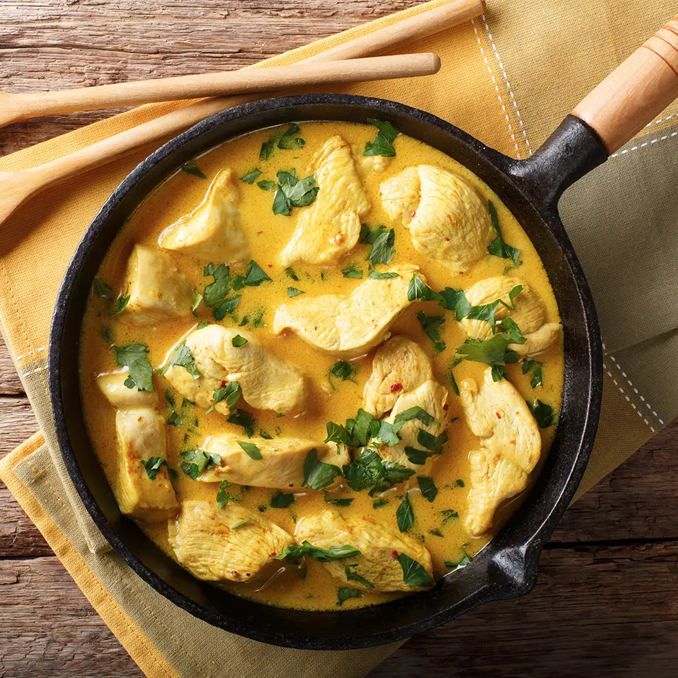 Poulet au lait de coco et curcuma